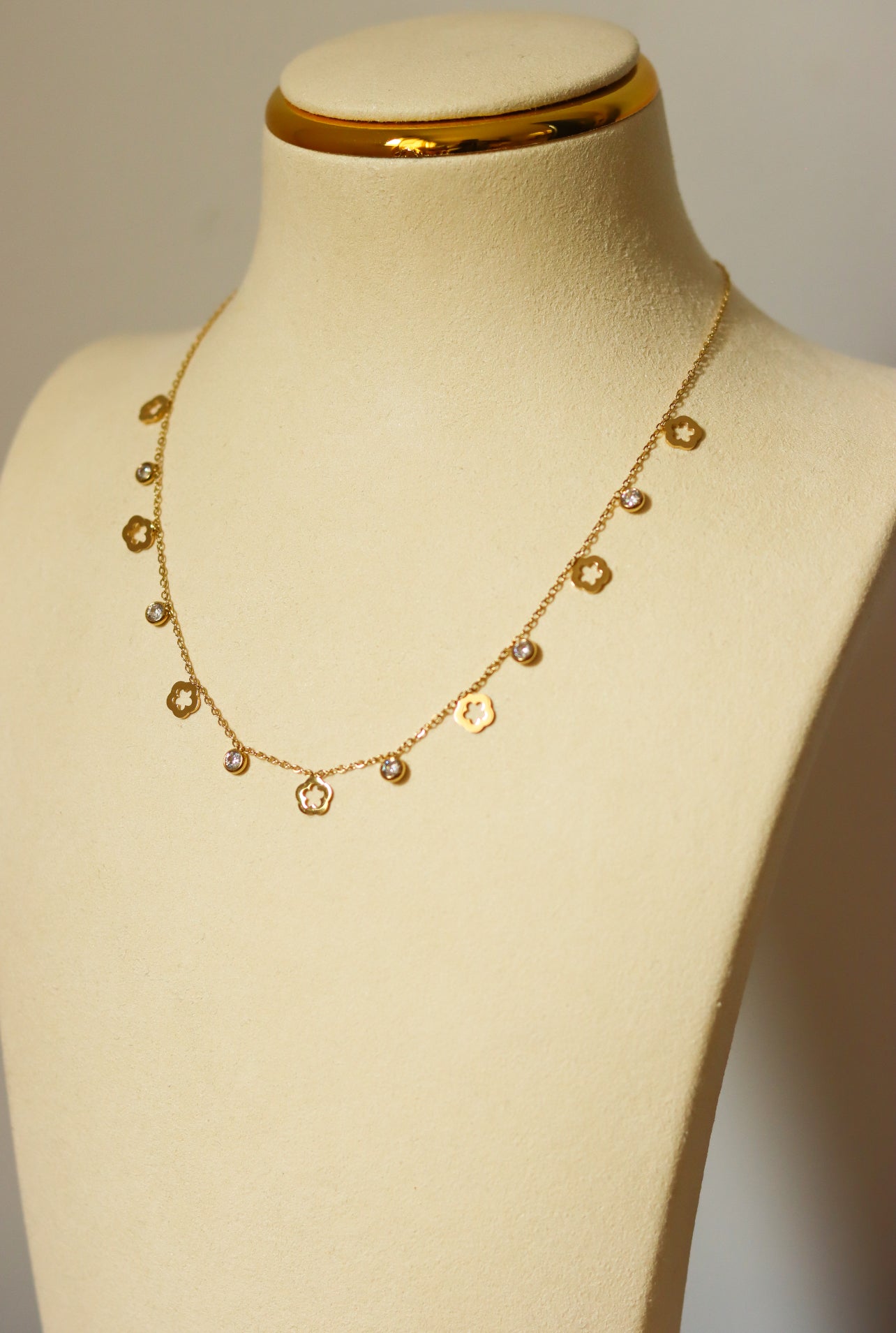 Collier trèfle et strass
